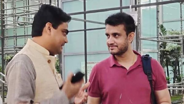 সৌরভের সঙ্গে নাগপুরে বিজেপি নেতা-মন্ত্রীর ছবি! কথোপকথনের বিষয় জানালেন শান্তনু ঠাকুর