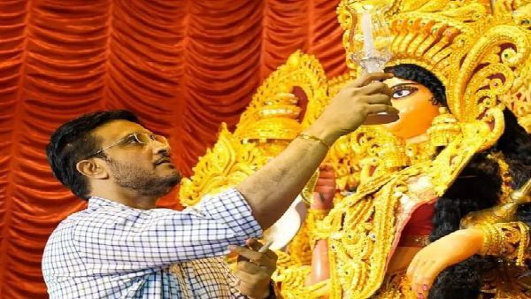সৌরভ গঙ্গোপাধ্যায় শুরু করলেন দুর্গাপুজোর উদ্বোধন, মায়ের কাছে কী প্রার্থনা বিসিসিআই সভাপতির?