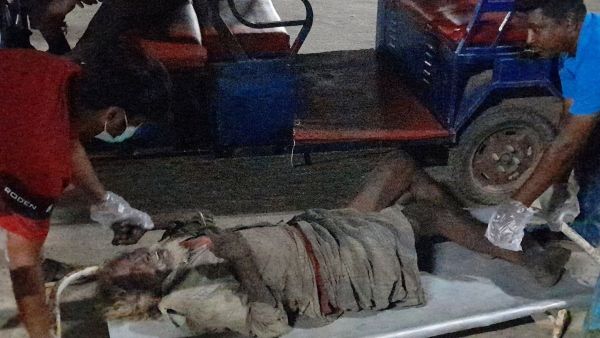 আমতায় অসহায়, অসুস্থ ভবঘুরের পাশে দাঁড়াল পুলিশ ও স্বেচ্ছাসেবী সংগঠন