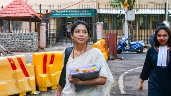 মার সঙ্গে থাকতে পারবেন না ইন্দ্রাণী মুখার্জির অপর মেয়ে! কারণ ব্যাখ্যায় স্পষ্ট বার্তা আদালতের