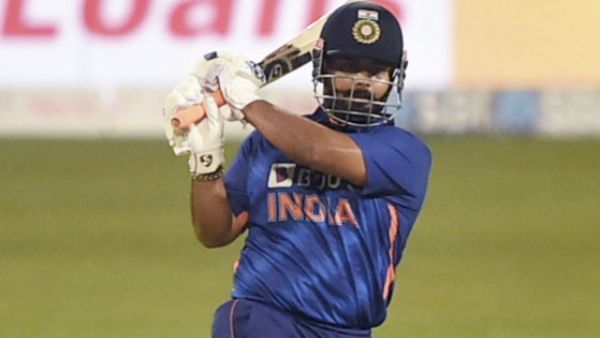 'ঋষভ পন্থকে বিশ্বকাপ থেকে বাদ দেওয়াটাই ঠিক হবে', বিরাট মন্তব্য প্রাক্তন ভারতীয় তারকার