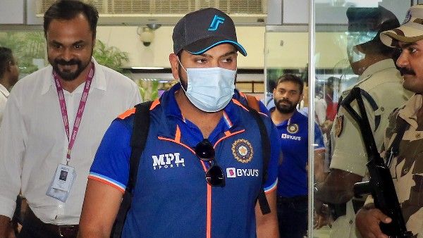 IND vs AUS: দ্বিতীয় টি-২০ ম্যাচ খেলতে গুয়াহাটি পৌঁছে গেল ভারতীয় দল, দেখুন ভিডিও