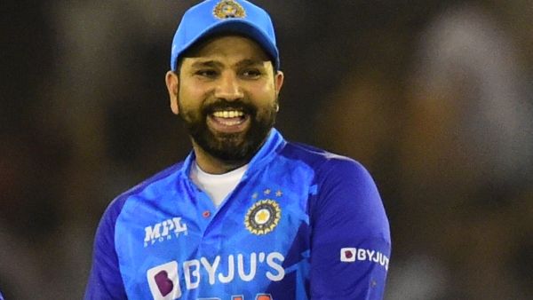 দীনেশের কথা মতো ডিআরএস নিয়ে উইকেট পাওয়ার পর কার্তিকের চোয়াল চেপে আনন্দ প্রকাশ রোহিতের, দেখুন ভিডিও