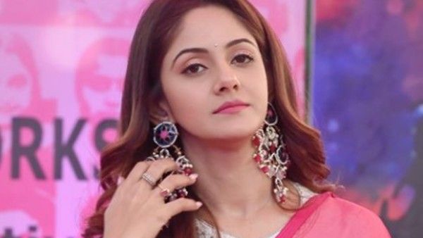 পুজোতে নিজেকে আরোও সুন্দর দেখাতে তৃণা সাহার এই স্টাইল আপনিও অনুসরণ করতে পারেন 