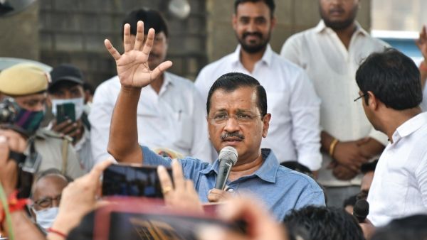 'বিজেপি ক্ষমতায় ফিরলে ১৬ খানা আবর্জনার পাহাড় তৈরি হবে'! কেন এমন বললেন কেজরিওয়াল