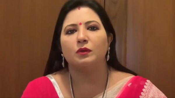 শোভনকে ভাঁড় কটাক্ষের পাল্টা শুভেন্দুকে ভণ্ড আখ্যা! মমতার কৃপায় মন্ত্রী, বললেন বৈশাখী