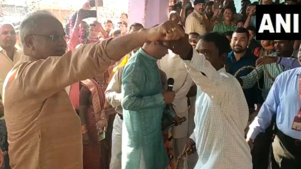 পরের পর বেতের ঘা খাচ্ছেন ছত্তিশগড়ের মুখ্যমন্ত্রী, কিন্তু কেন...