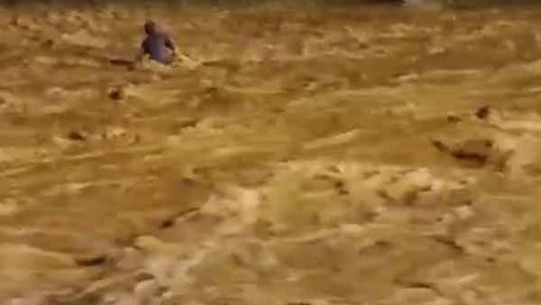 মালবাজারের মাল নদীতে হঠাৎ হরপা বান, খোঁজ নেই অন্তত ৪০ জনের