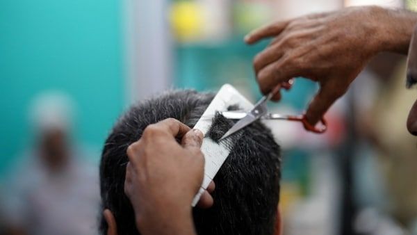 ‘‌ফায়ার হেয়ারকাট’‌ করতে গিয়ে বিপত্তি, আগুনে পুড়ে হাসপাতালে ভর্তি গুজরাতের তরুণ