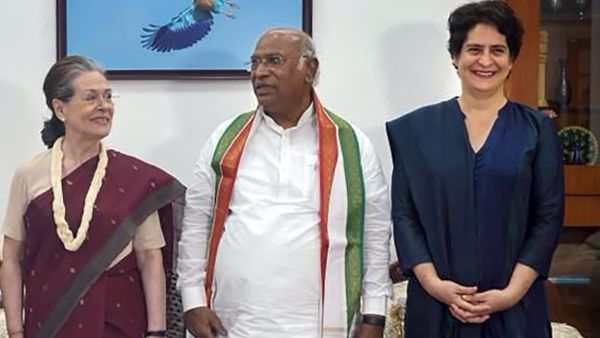 সভাপতি হয়ে খাড়গে কি পারবেন কংগ্রেসে দলিত ভোট ফেরাতে, কর্নাটক নির্বাচনের আগে জল্পনা