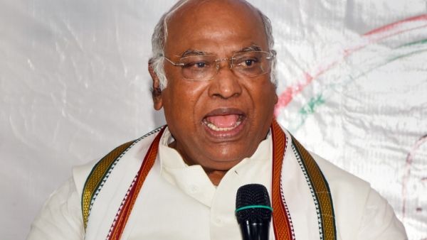 কংগ্রেসের সভাপতি নির্বাচনের আগের কয়েকটি মুহূর্ত, যেখান থেকে নিশ্চিত হয়েছিল ভোট অবশ্যম্ভাবী