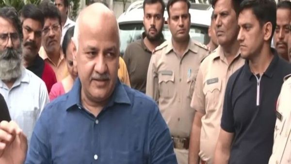 অস্বস্তিতে আপ সরকার, আবগারি নীতি বাস্তবায়নে দুর্নীতির অভিযোগে মনীশ সিসোডিয়াকে তলব সিবিআইয়ের