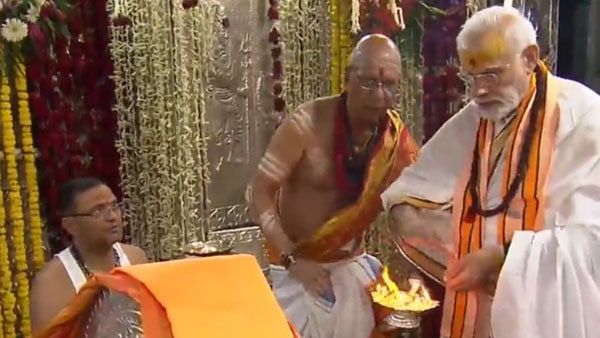 উজ্জয়িনীতে পুজো করে শ্রী মহাকাল লোক দেশের জন্যে উৎসর্গ করলেন প্রধানমন্ত্রী মোদী