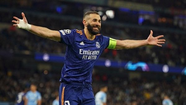 ব্যালন ডি'অর খেতাব জিতলেন করিম বেঞ্জেমা, রিয়াল স্ট্রাইকারের দখলে প্রথমবার ঐতিহ্যশালী ট্রফি