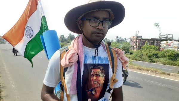 সেফ ড্রাইভ সেফ লাইফের বার্তা, পায়ে হেঁটে যাত্রা বাণিজ্য নগরীতে