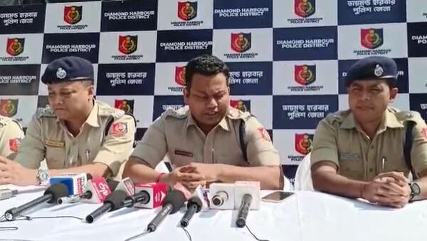 কালী মূর্তি ভাঙার অভিযোগে উত্তেজনা! CCTV-কে ভিত্তি করে পুলিশের জালে প্রতিমা শিল্পী-সহ তিন