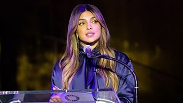 তিন বছর পর ভারতে ফিরছেন প্রিয়াঙ্কা, করলেন আবেগঘন পোস্ট