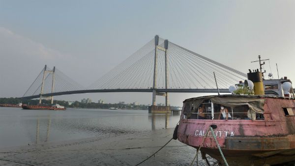 মালবাজার বিপর্যয়ের পরেও ফিরল না হুঁশ! মৃতদেহ সৎকারে গিয়ে নিমতলা থেকে ভেসে গেলেন ৫ যুবক
