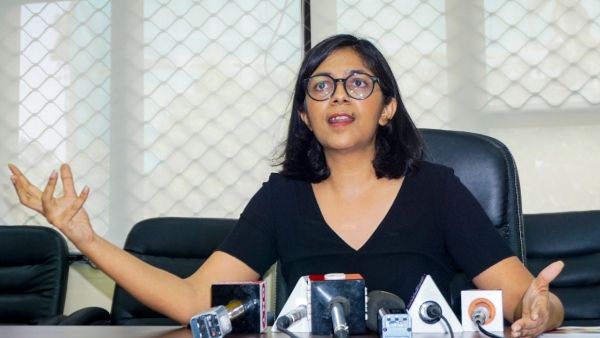 মি-টুতে অভিযুক্ত সাজিদ খানের বিরুদ্ধে সরব হওয়ায় ধর্ষণের হুমকি পাচ্ছেন খোদ মহিলা কমিশনের চেয়ারম্যান