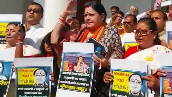 সাবিত্রী মিত্রের ‘দুর্যোধন-দুঃশাসন’ মন্তব্যে উত্তাল বিধানসভা, বিধায়ক বললেন, ভুল ব্যাখ্যা হচ্ছে