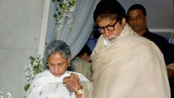 ছ’ফুট লম্বা অমিতাভের থেকে চোখ ফেরানো দায়, কীভাবে প্রেমে পড়লেন জয়া ভাদুড়ি জানুন