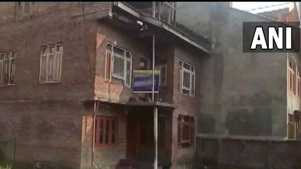 জম্মু ও কাশ্মীরে ১১টি জায়গায় অভিযান, সন্ত্রাসবাদী গোষ্ঠীর ৯০ কোটি টাকার সম্পত্তি বাজেয়াপ্ত অনন্তনাগে