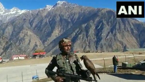 শত্রু'র ড্রোন ভারতের দিকে আসতেই ধেয়ে যাবে সেনার 'অর্জুন'! রইল রোমহর্ষক সেই মুহূর্তটি