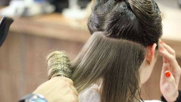 পার্লারে চুলের পরিচর্যা করতে যাওয়াই হল কাল, ‘বিউটি পার্লার স্ট্রোক’-এ আক্রান্ত হলেন এক মহিলা