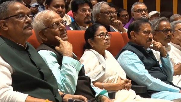 'বিরোধীরা এলে খুশি হতাম', আক্ষেপ করেই মমতার নির্দেশ, চলচিত্র উৎসবে সবাইকে আমন্ত্রণ করবেন