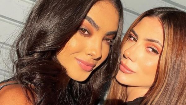 চুটিয়ে প্রেম–রোম্যান্সের পর এবার বিয়েটাও সেরে ফেললেন দুই দেশের সমকামী সুন্দরীরা