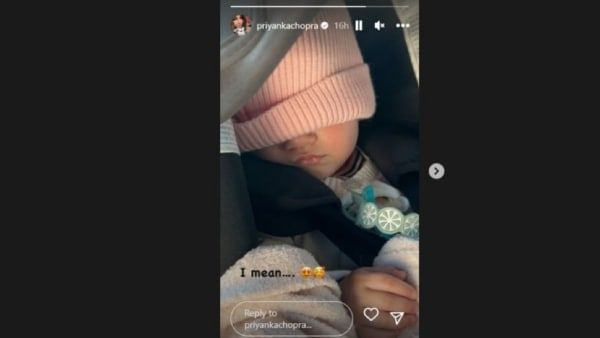 উলের টুপিতে মুখ ঢেকেছে, আদো ঠোঁটে লাল আভা, প্রকাশ্যে প্রিয়াঙ্কা চোপড়ার মেয়ের ছবি
