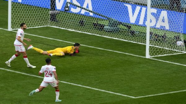 ফিফা বিশ্বকাপে তিউনিসিয়াকে হারাল অস্ট্রেলিয়া, উজ্জ্বল প্রি কোয়ার্টারে যাওয়ার আশা