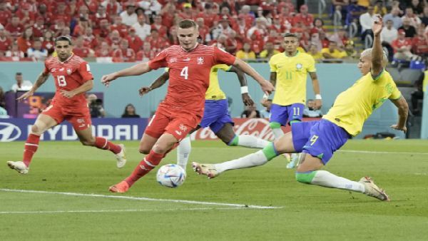 নেইমারহীন ব্রাজিল পৌঁছে গেল বিশ্বকাপের নক আউটে, ক্যাসিমিরোর গোলে সুইস-বধ