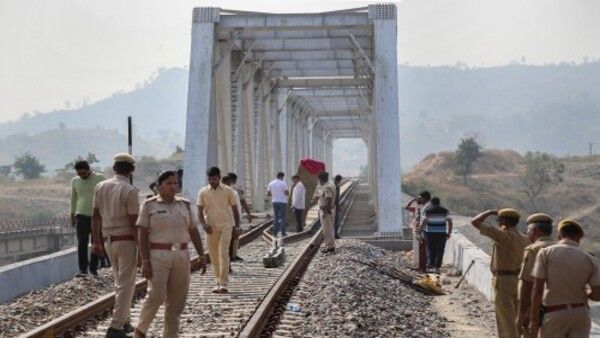 মোদীর উদ্বোধনের ১৫ দিনের মধ্যে উদয়পুরের রেলট্র্যাকে বিস্ফোরণ! সন্ত্রাসবাদী হানার সন্দেহে এটিএস তদন্ত