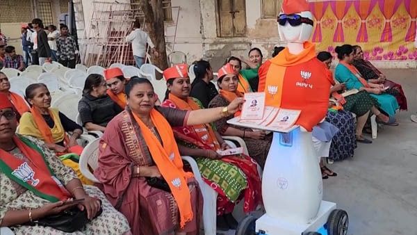 Gujarat Polls 2022: বাড়ি বাড়ি যাবে বিজেপির রোবট! কেন জানেন? পড়ুন তাহলে