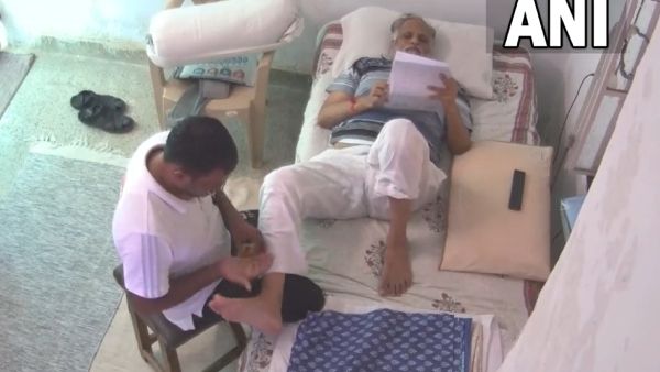 তিহাড় জেলে ফের মারাত্মক ঘটনা, গুরুতর জখম অবস্থায় ICU-তে সত্যেন্দ্র জৈন