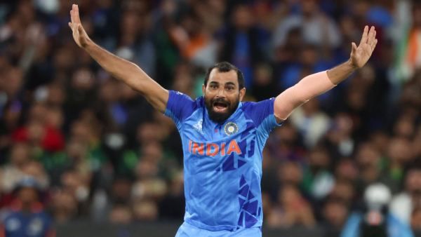 ঘৃণা ছড়ানো আমাদের উচিৎ নয়, শামিকে পরামর্শ প্রাক্তন পাক অধিনায়কের