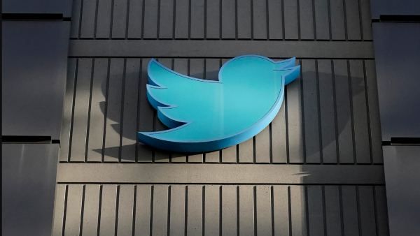 গেমের চরিত্র মারিও থেকে ভগবান যিশু সবার অ্যাকাউন্টে ব্লু টিক, টুইটারের ভেরিফিকেশন নিয়ে উঠছে প্রশ্ন