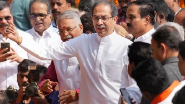 'মোগাম্বো খুশ হুয়া', শিবসেনার নাম বিতর্ক নিয়ে অমিত শাহকে কটাক্ষ উদ্ধব ঠাকরের