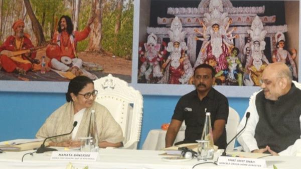 বিএসএফের অতি সক্রিয়তা নিয়ে সরব মমতা, অমিত শাহের কাছে উগরে দিলেন ক্ষোভ