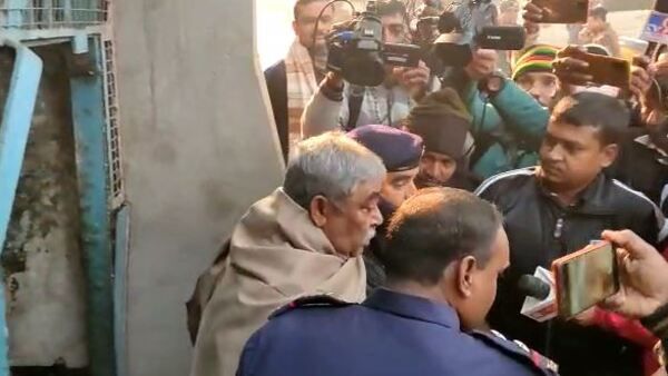 Anubrata Mondal: অনুব্রত মণ্ডলের বিরুদ্ধে অভিযোগ নিয়ে বিস্ফোরক তাঁর কাকা! কিছু জানেন না অফিসের কেয়ারটেকার