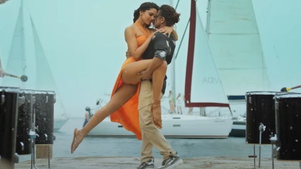 'পাঠান' বিতর্ক তুঙ্গে, ধুমধাম করে শাহরুখ খানের শ্রাদ্ধানুষ্ঠান সারলেন অযোধ্যার মহন্ত