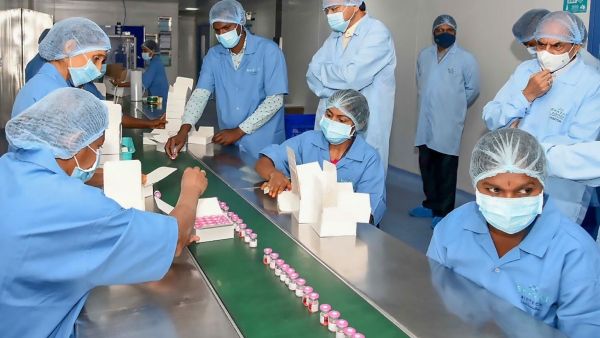 Covid In India: হঠাৎ করোনার ঢেউ সামলানো যাবে তো? রাজ্যগুলিকে মহড়াতে অংশ নিতে বলে চিঠি মন্ত্রকের