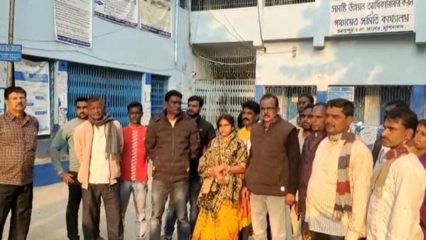 বিদ্রোহী প্রধান ও উপপ্রধান-সহ ১৭ জন পঞ্চায়েত সদস্যকেই ‘দায়িত্ব’! ঘরে ফেরানোর কৌশল তৃণমূলের