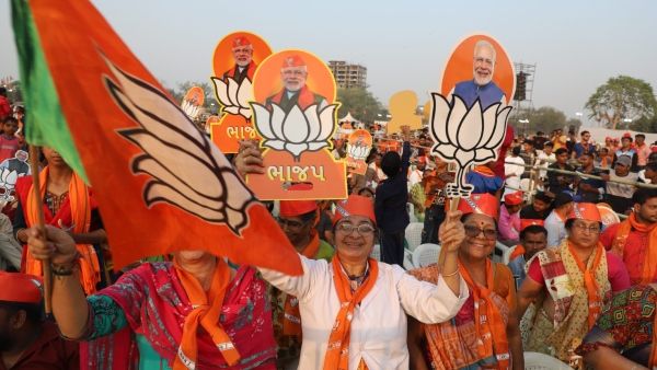 মোদী-রাজ্যে গেরুয়া ঝড়ের পূর্বাভাস ইন্ডিয়া টুডে-অ্যাক্সিসের সমীক্ষায়, কে পাবে কত আসন
