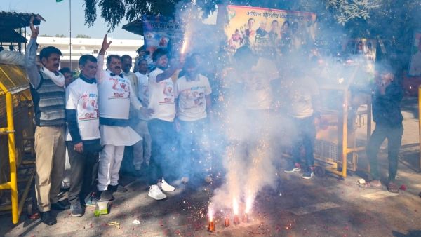 হিমাচলে বিক্ষুব্ধরাই অন্তরায় হল বিজেপির! ‘মিথ’ ভাঙার স্বপ্ন ছারখার কংগ্রেসের জয়ে