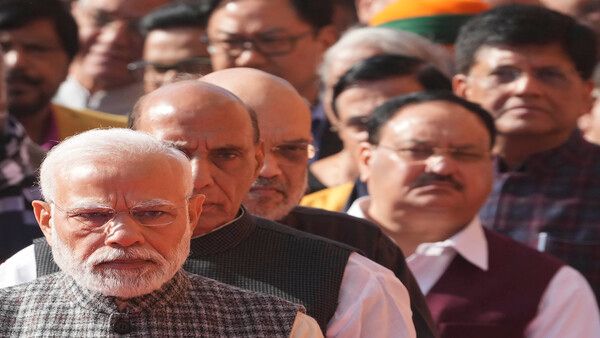 Narendra Modi and Gujarat Model: গুজরাত মডেলের প্রশংসায় নরেন্দ্র মোদী! বিজেপিতে 'ভয় ও শঙ্কা'র পরিবেশ