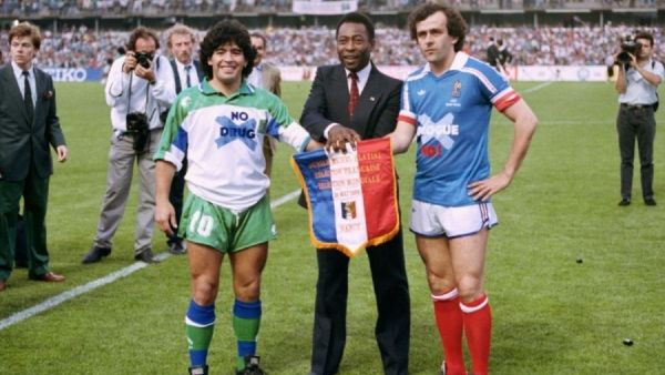 পেলে-মারাদোনার মধ্যে কে সেরা? কী বলেছিলেন ফুটবল রাজপুত্র দিয়েগো