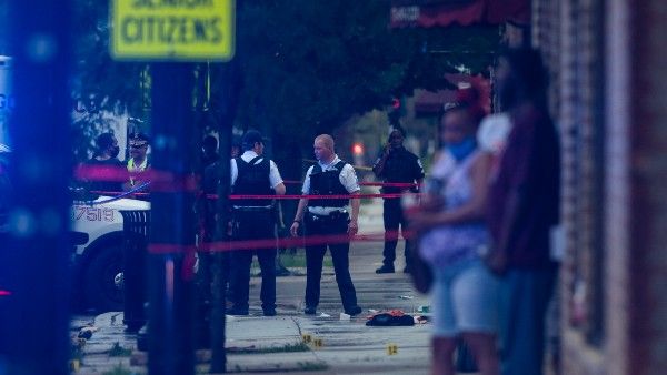 বন্দুকবাজ হামলা প্যারিসে! এলোপাথাড়ি গুলিতে নিহত দুই, গুরুতর জখম আরও চার