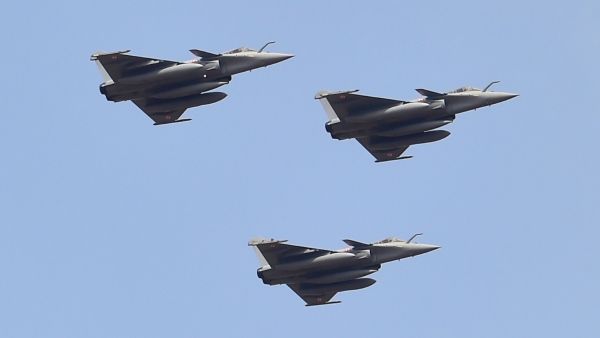 Military Exercise: পূর্ব সেক্টরের চিন সীমান্তে ব্যাপক মহড়া শুরু করল ভারত! সঙ্গী রাফালে-সুখোই